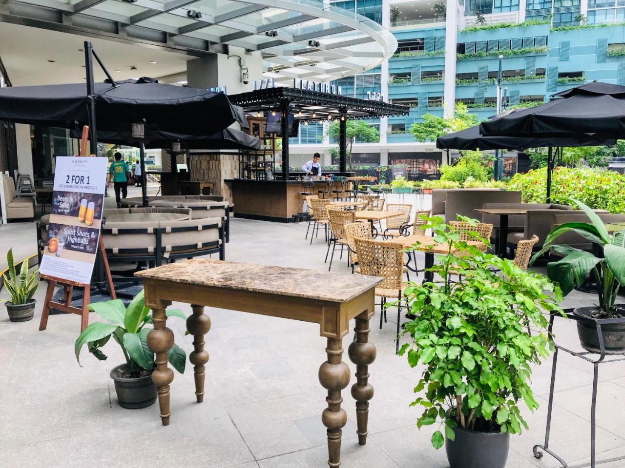 One Uptown Residence Bgc Pateros Kültér fotó